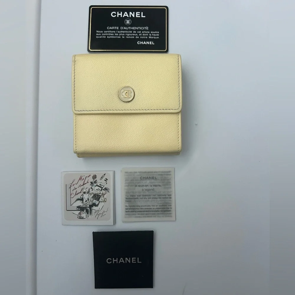 GUC CHANEL Butter Yellow Trifold Compact Wallet